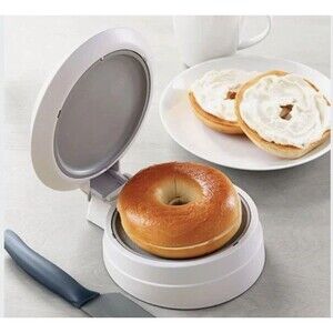 Pampered Chef Close and Cut Food Cutter‎ bagel slicer burger press 1118
